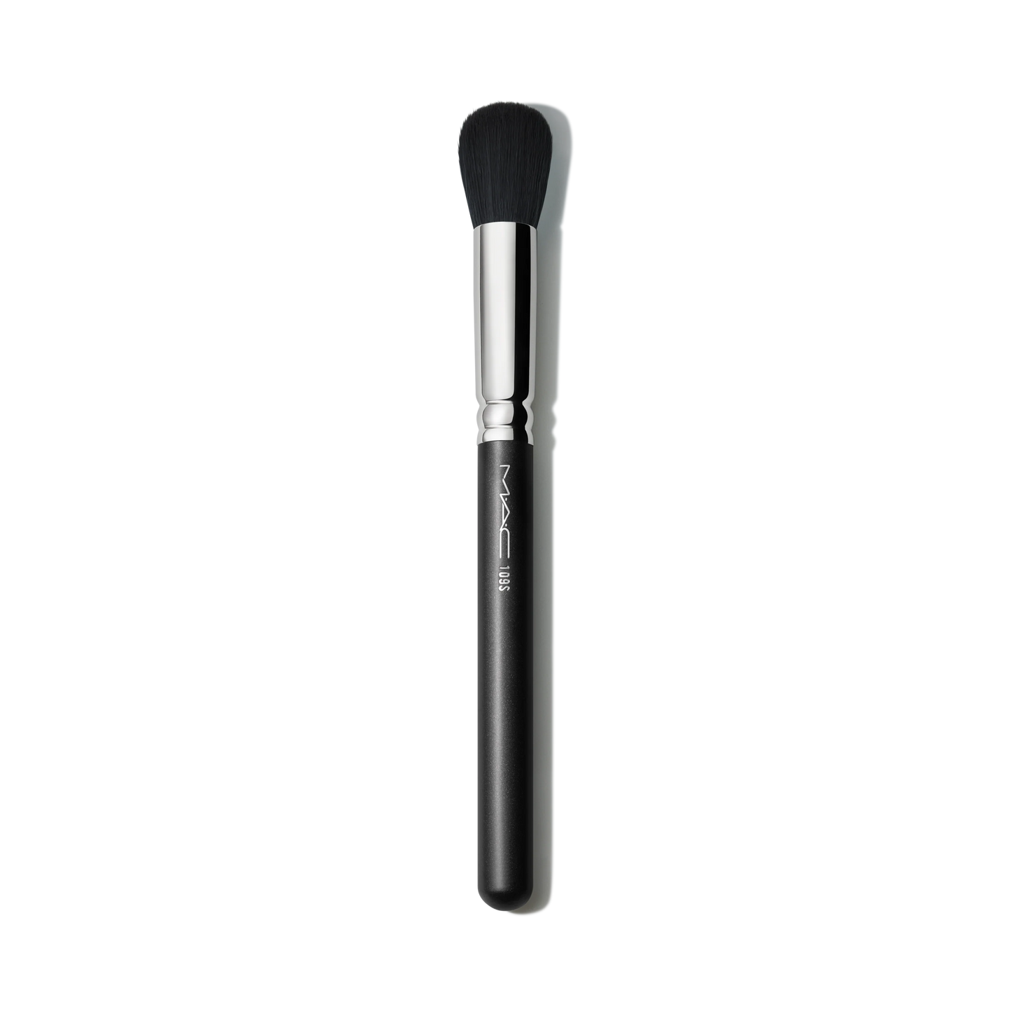 109 Synthetic Small Contour Brush - S7HH01