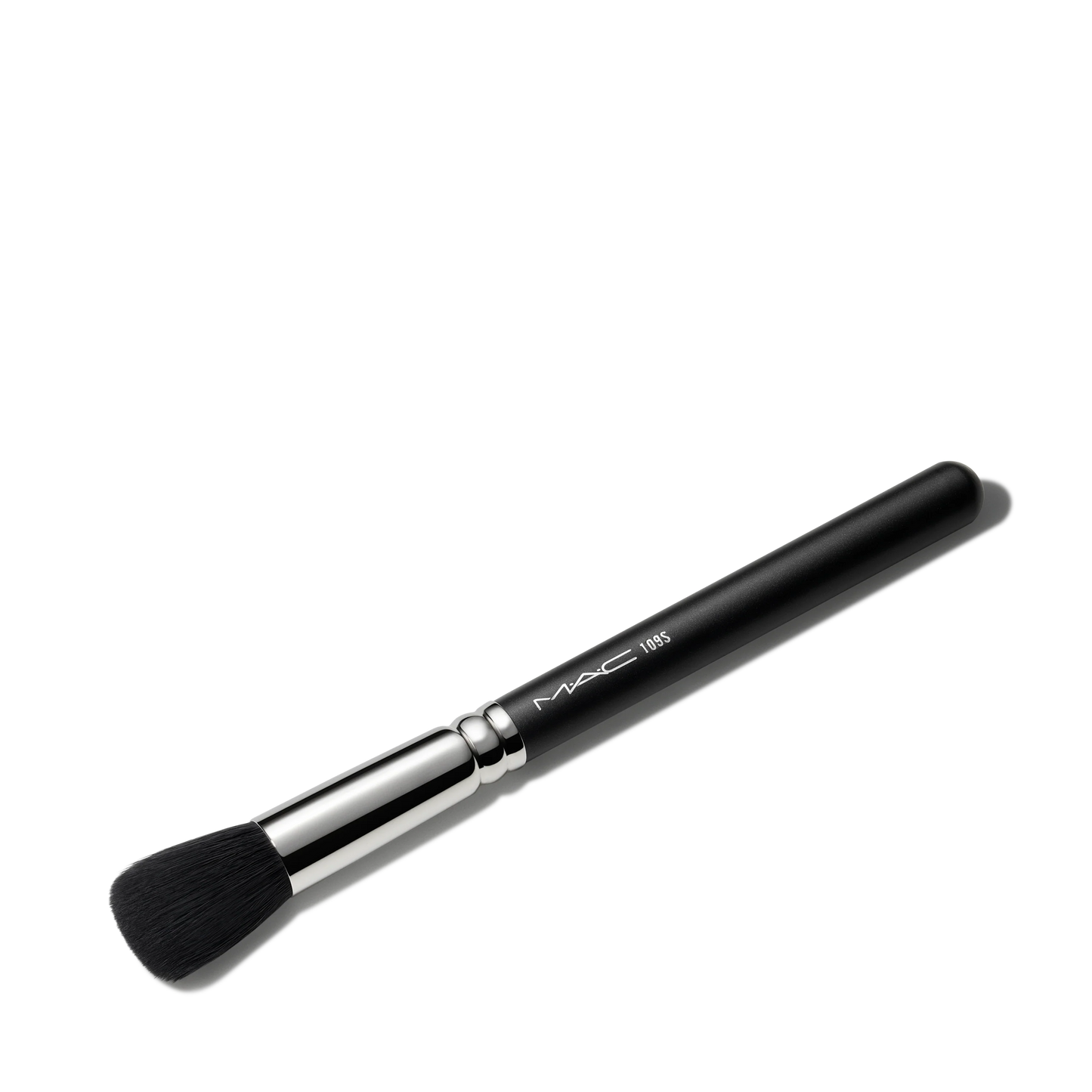109 Synthetic Small Contour Brush - S7HH01